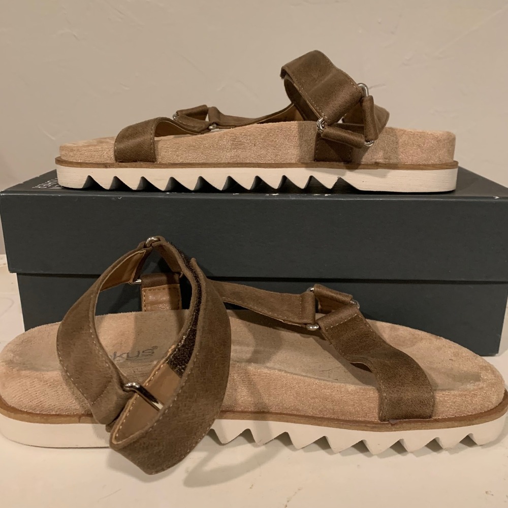 Corkys Make It A Go Sandals Womens 7 Brown Good Platform Sawtooth Strap